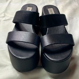 Steve Madden platform sandal